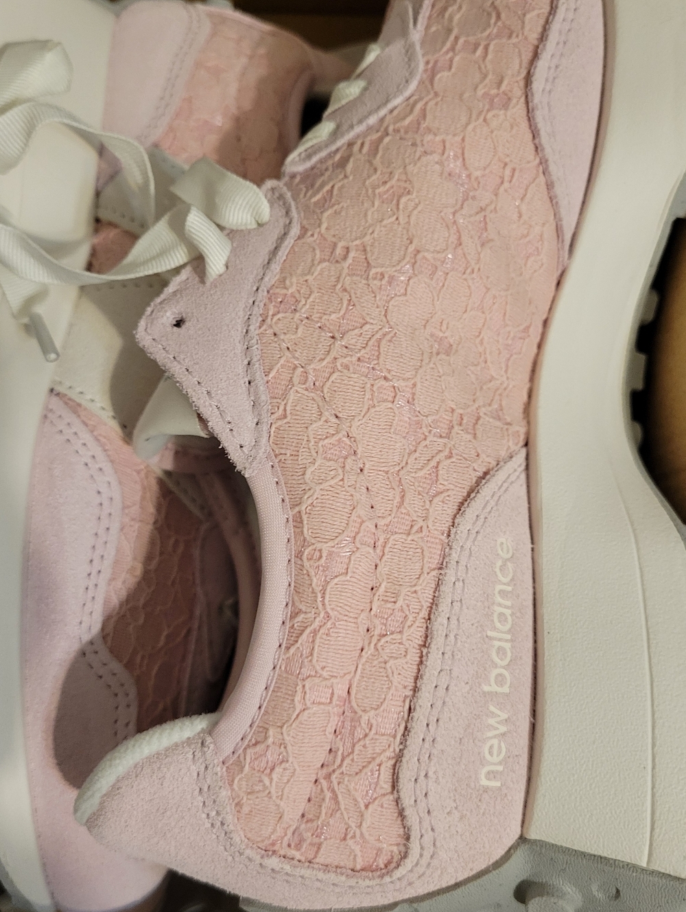 New Balance 327 Women's Pink Lace Accent with 'N' Logo ,size 7 RARE - Picture 14 of 16